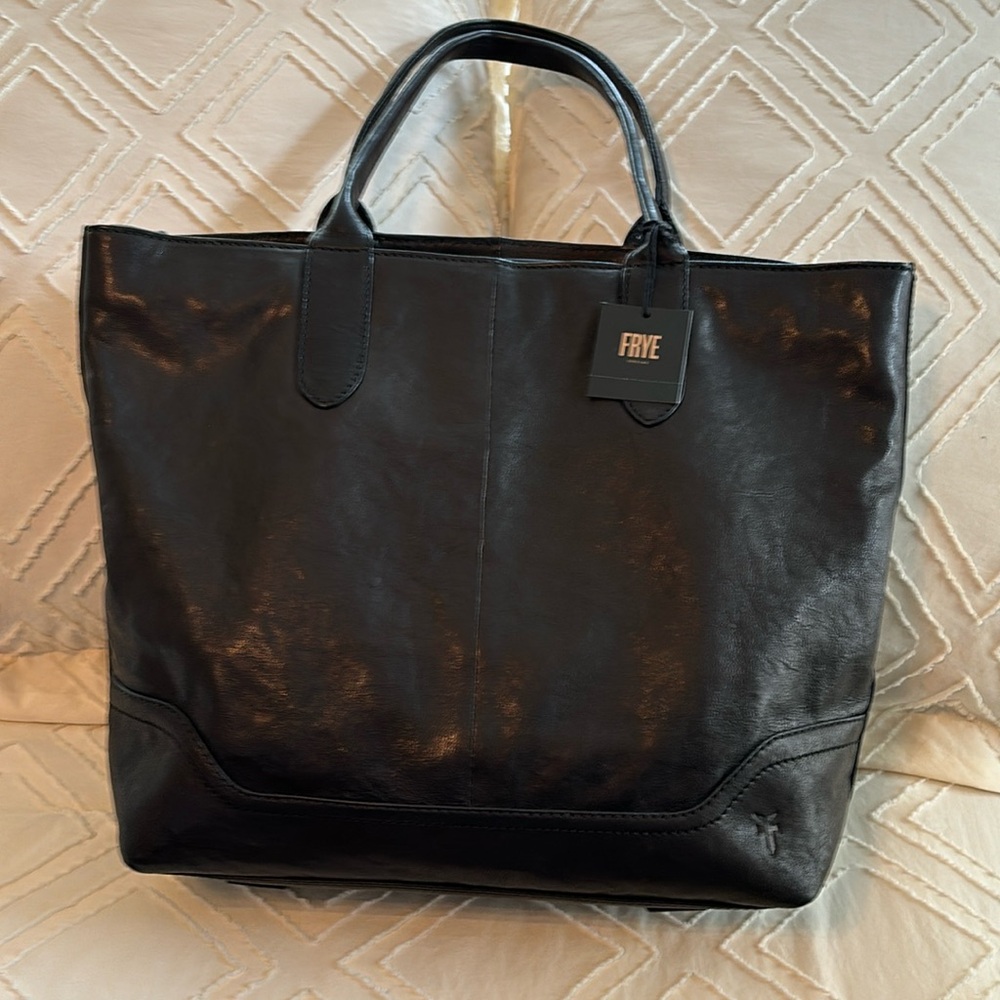 🌴🌴Frye Madison leather tote bag NWT